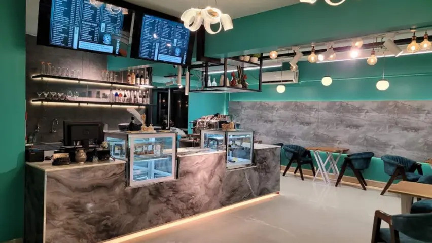 Capawcino Cat Cafe in Dhanmondi: Cafe & Cat Cuddles