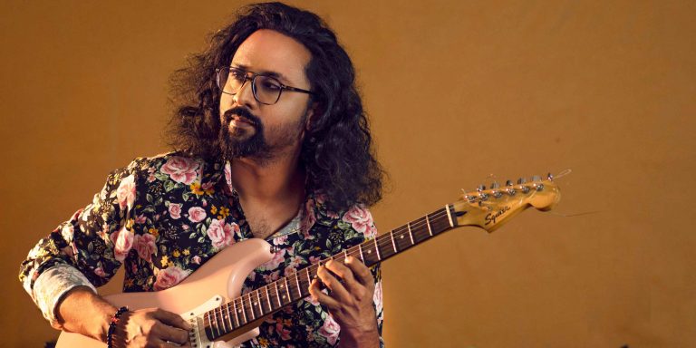 Navid Imtiaz capturing the tone that earned his Entwistle endorsement.